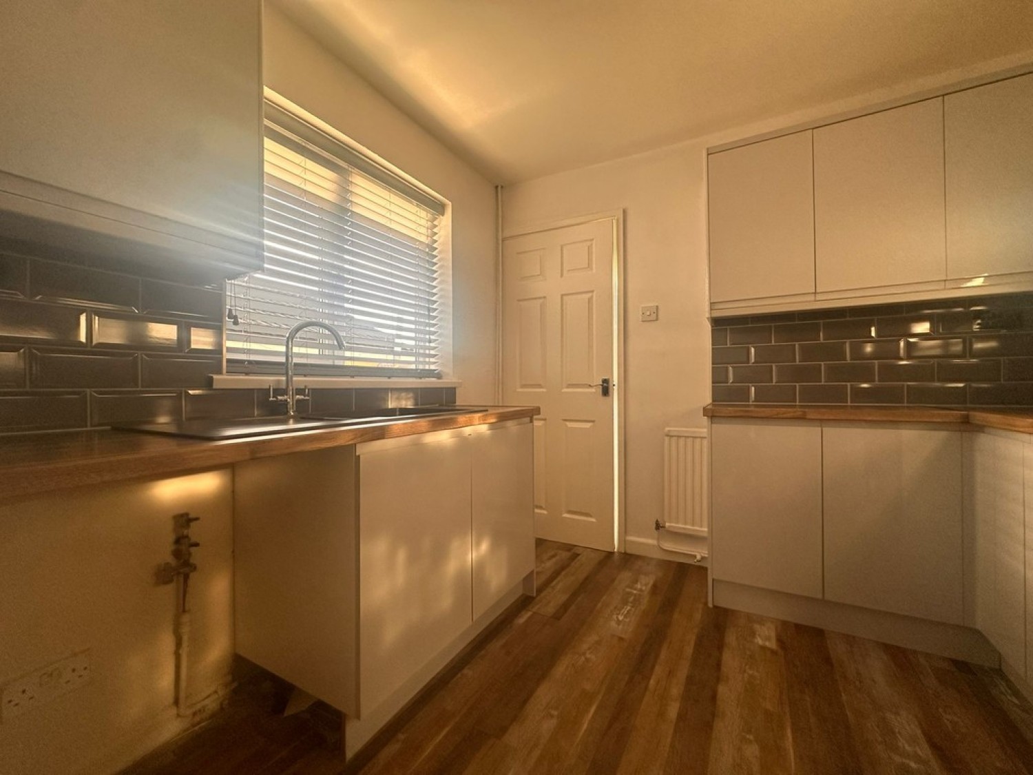 Francis Street, Fleur De Lis