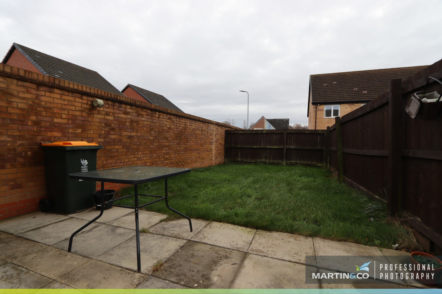 Hot Mill Close, Glan Llyn