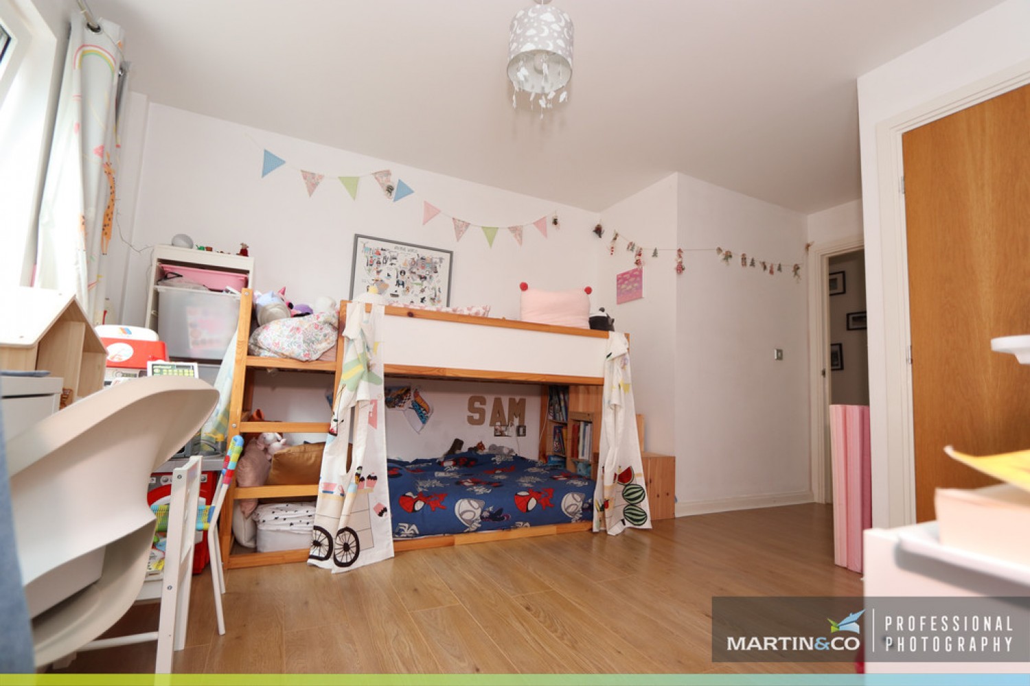 2 bedroom Flat for Sale Ezel Court, Century Wharf