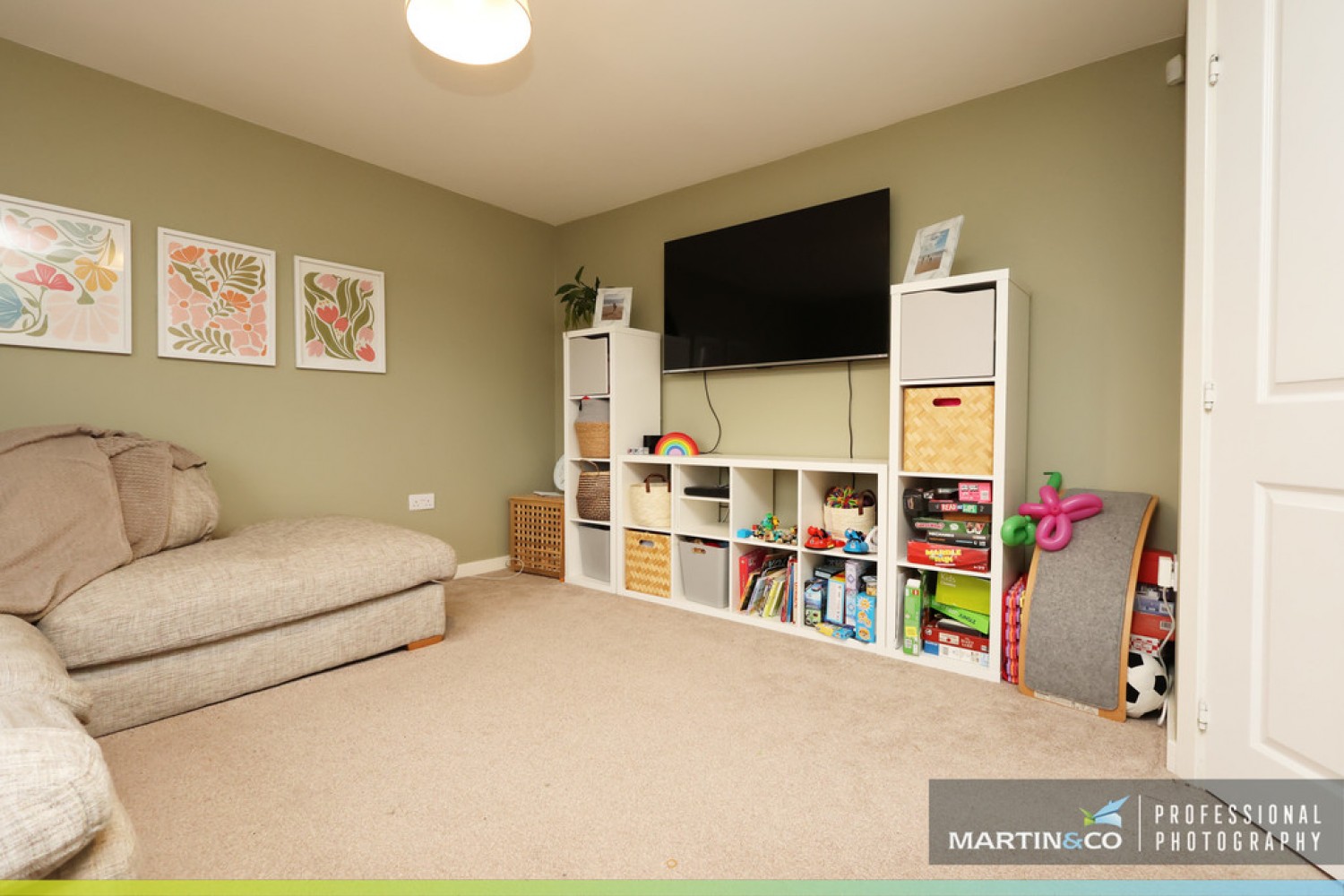 4 bedroom House for Sale Mortimer Avenue, St Edeyrns