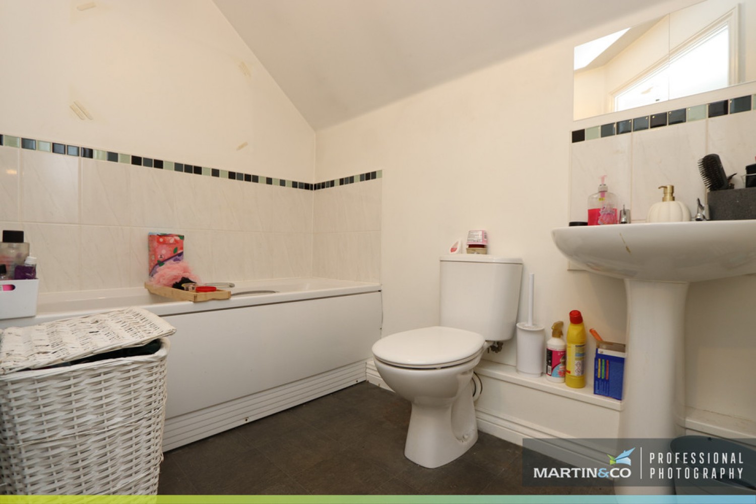 2 bedroom Flat in Brynheulog, Cardiff