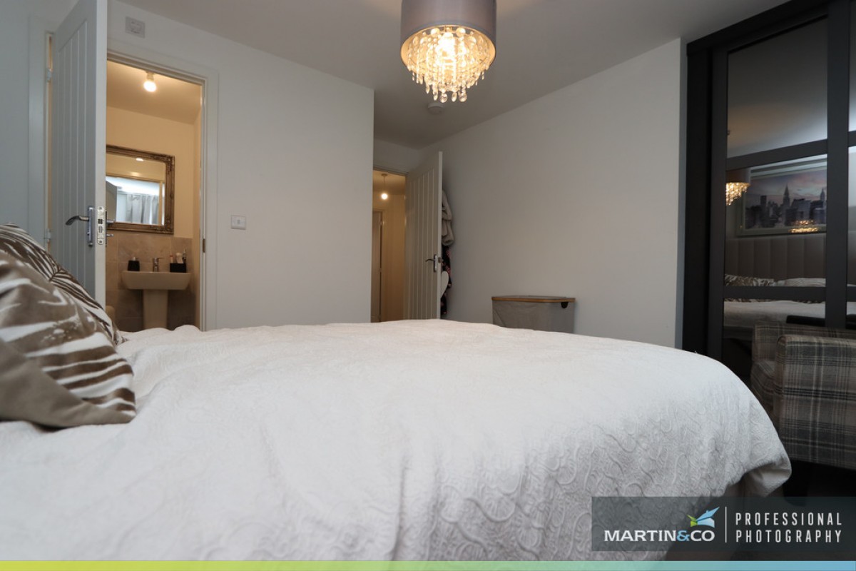 Heol Y Gylfinir, Llanilid