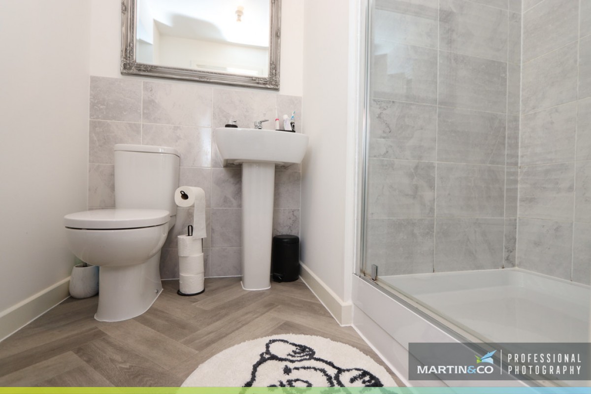 Heol Y Gylfinir, Llanilid