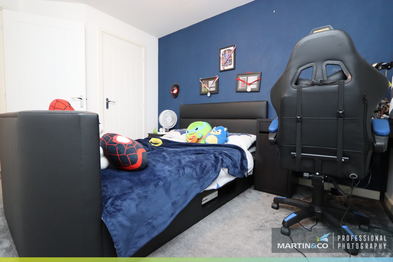 4 bedroom House in Heol Y Gylfinir, Llanilid