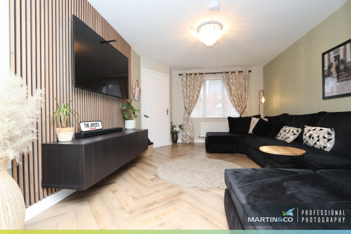 Heol Y Gylfinir, Llanilid