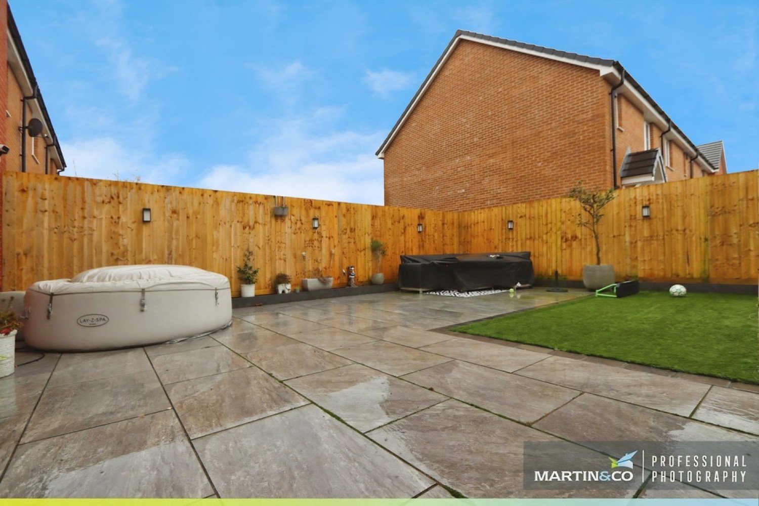 4 bedroom House in Heol Y Gylfinir, Llanilid