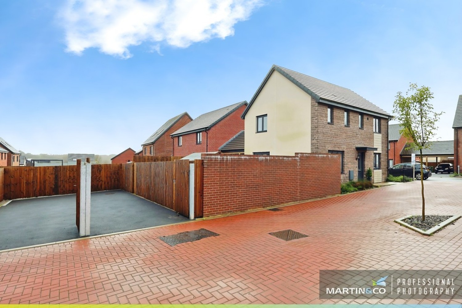 3 bedroom House for Sale Church Road, St Edeyrns