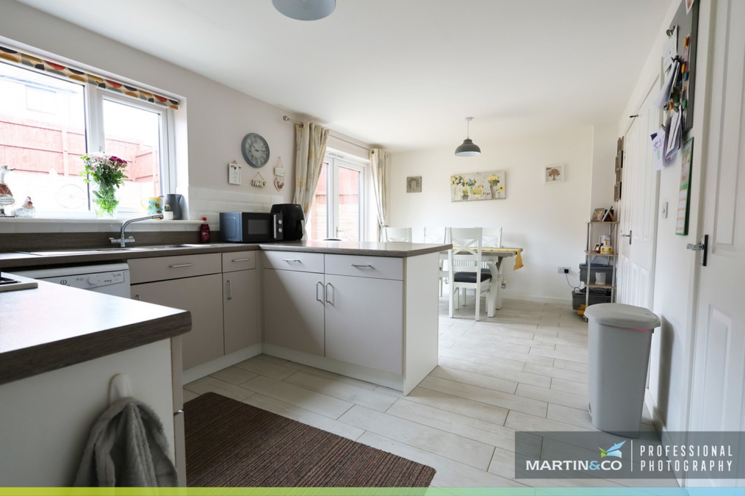 4 bedroom House for Sale Heol Booths, St Edeyrns