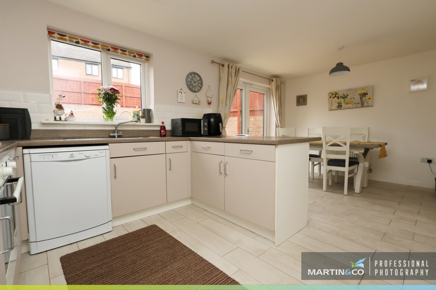 4 bedroom House for Sale Heol Booths, St Edeyrns