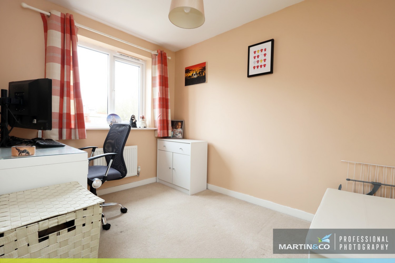 4 bedroom House for Sale Heol Booths, St Edeyrns