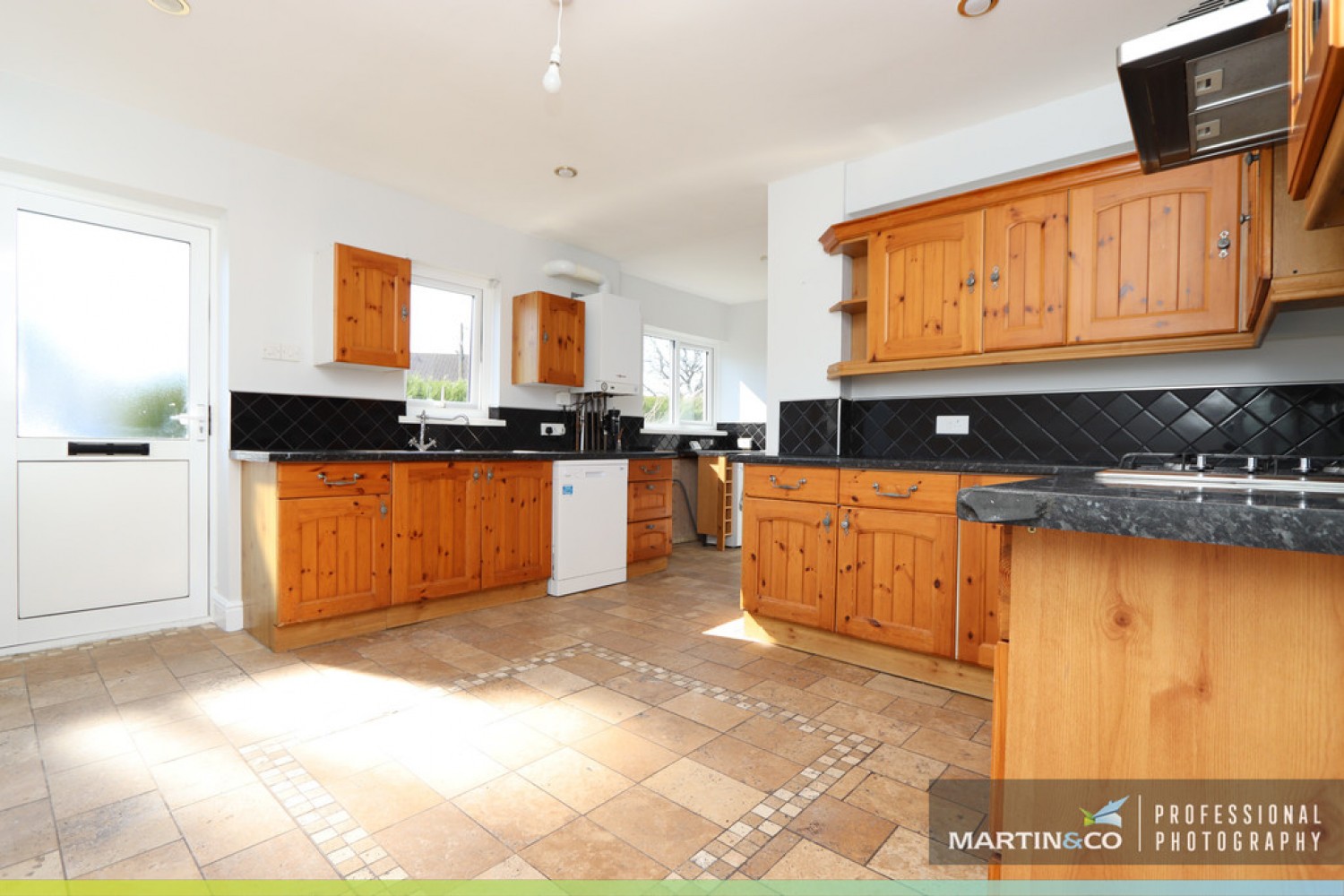 3 bedroom House for Sale Herbert Close, Marshfield