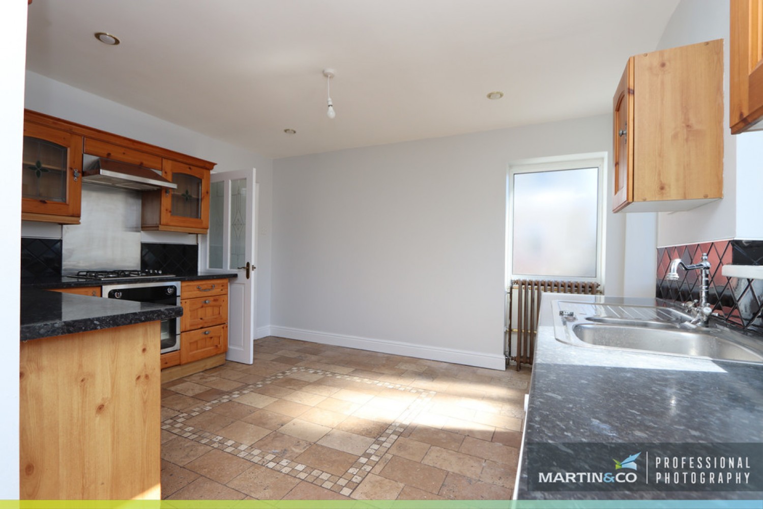 3 bedroom House for Sale Herbert Close, Marshfield