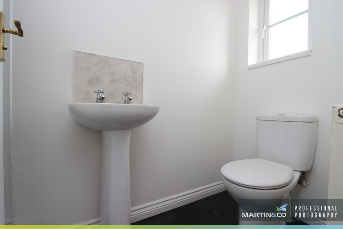 Dan Y Meio, Abertridwr