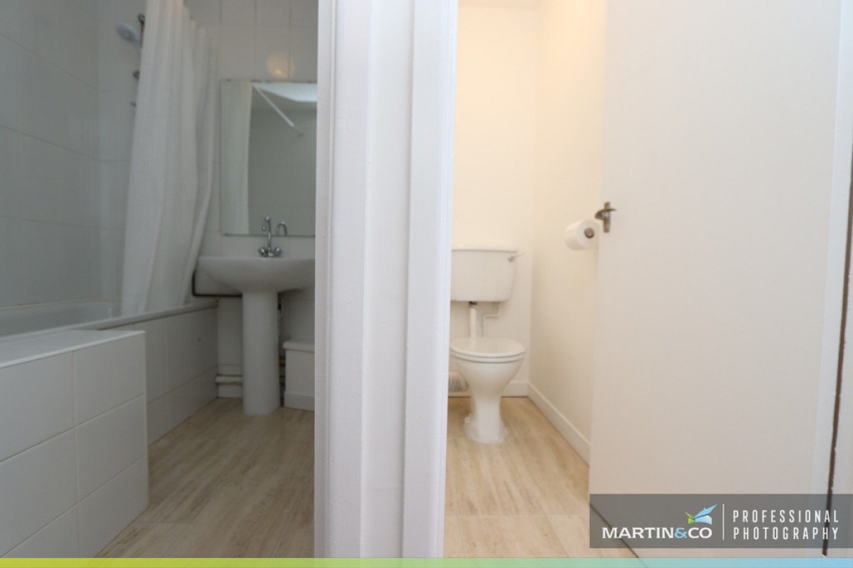 The Hawthorns, Pentwyn