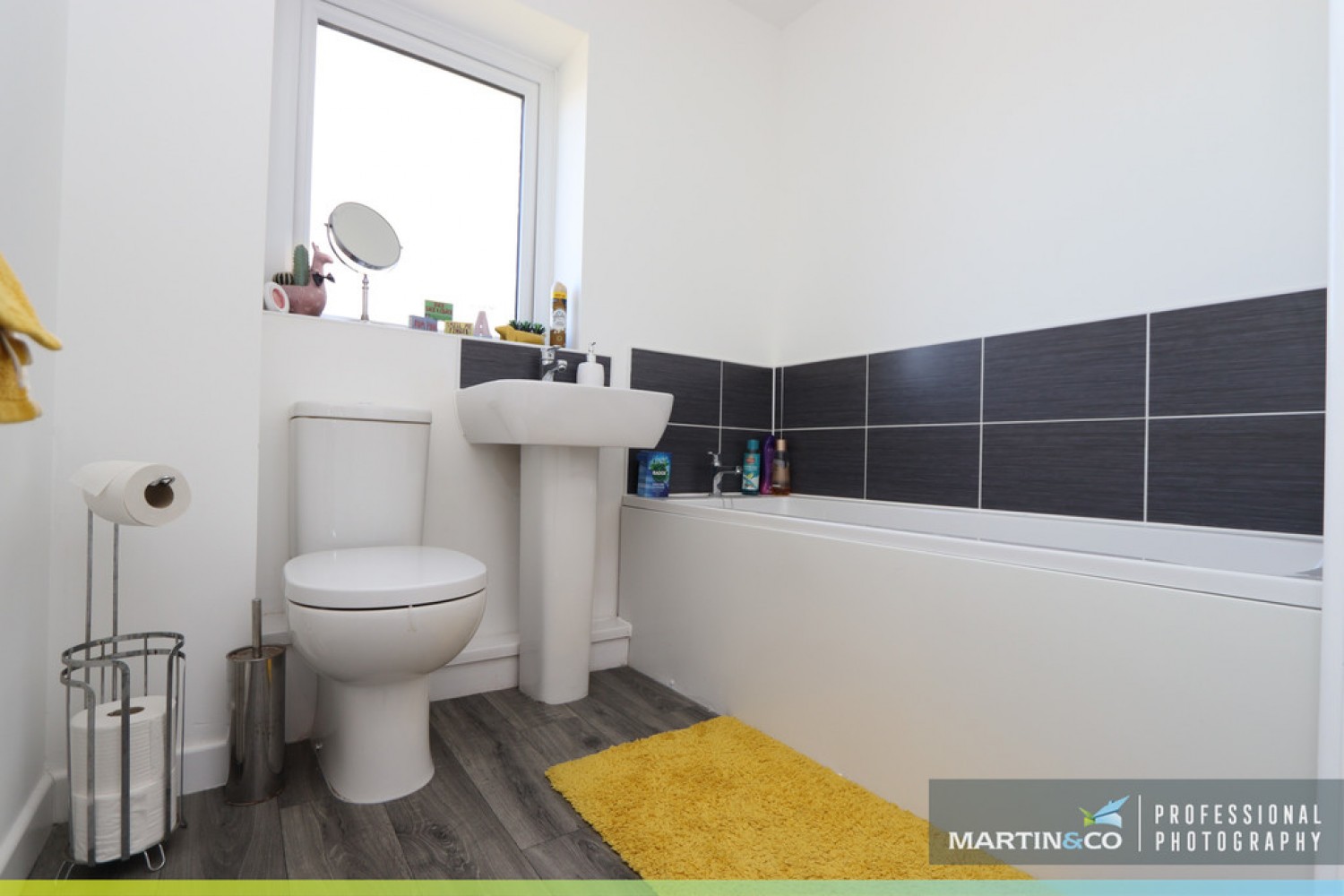 2 bedroom Flat for Sale Church Road, St Edeyrns