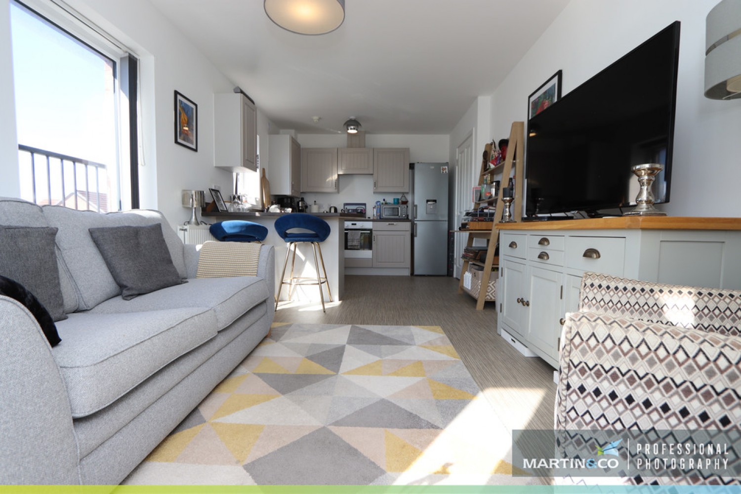 2 bedroom Flat for Sale Church Road, St Edeyrns