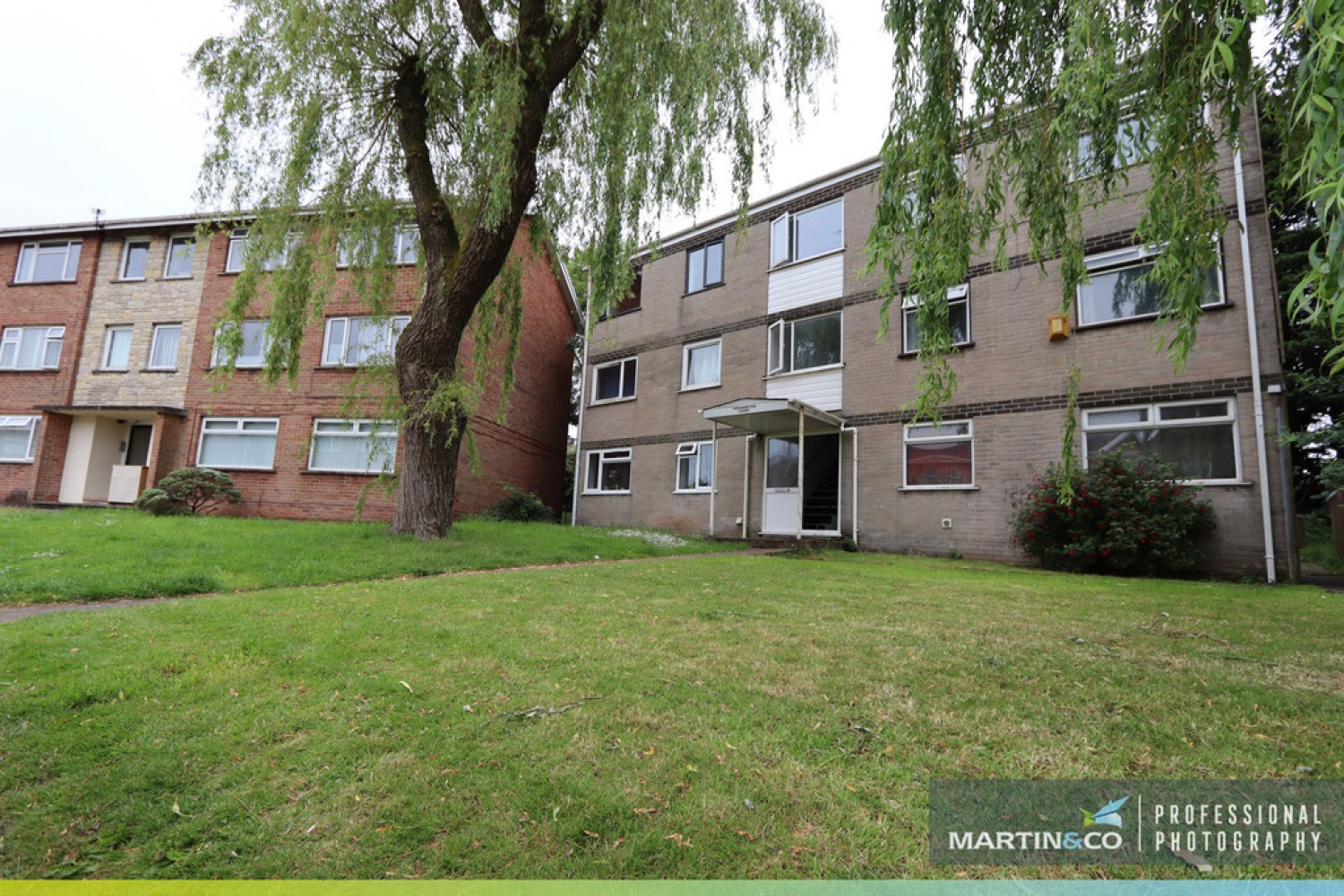 2 bedroom Flat for Sale Roehampton Court, Cranleigh Rise