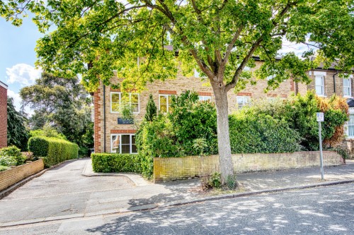 Cowley Court, Grove Hill