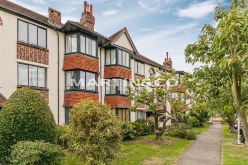 Forest Court, Snaresbrook