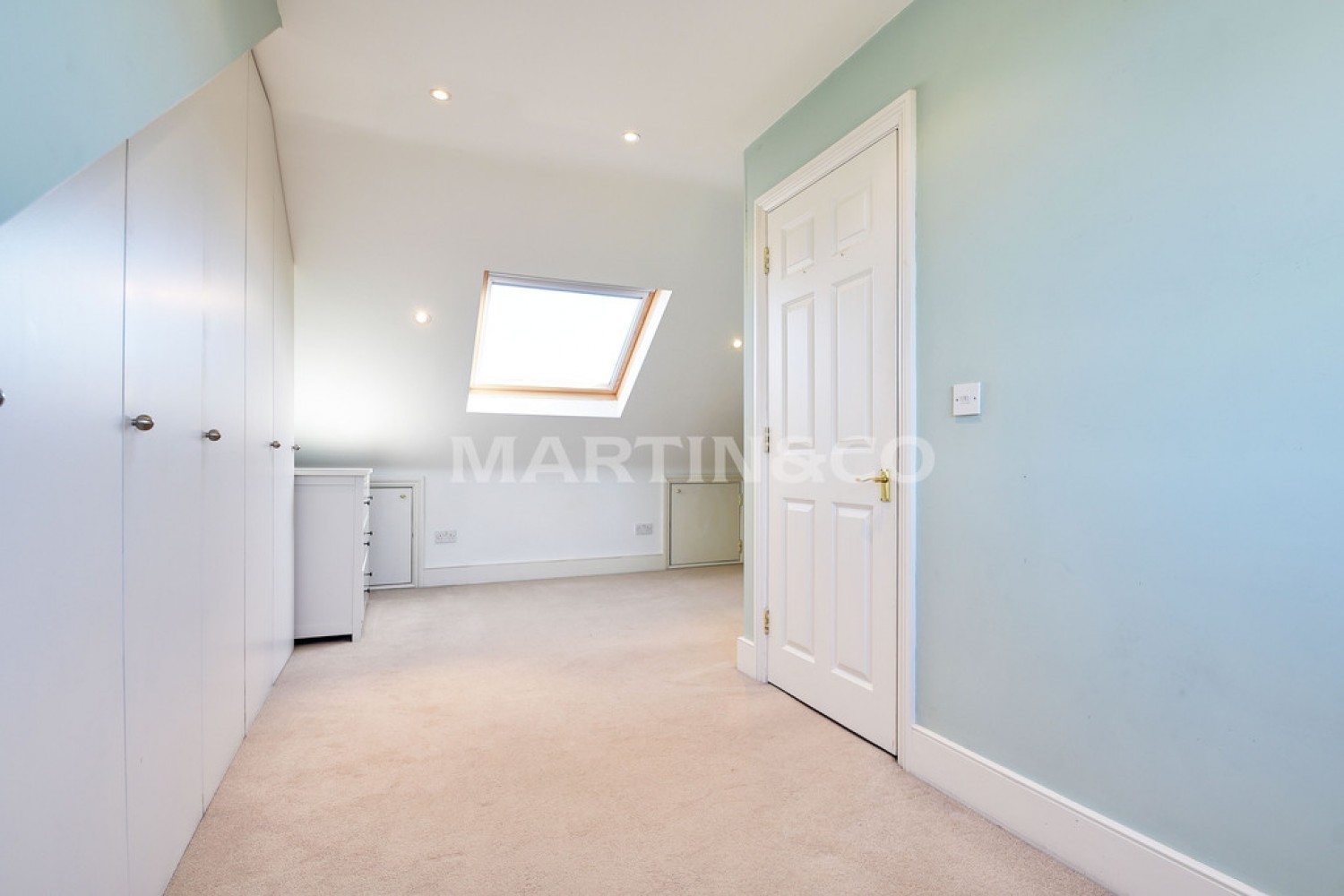 2 bedroom Flat for Letting Addison Road, Wanstead