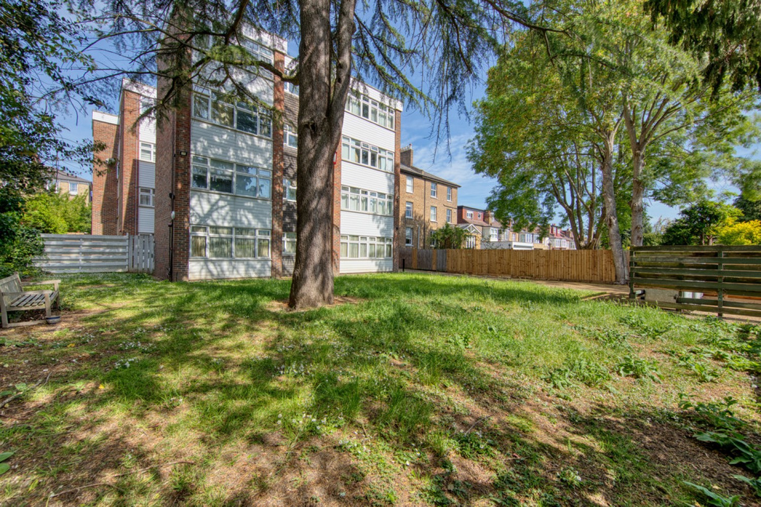 2 bedroom Flat for Letting Chelston Court, Grosvenor Road