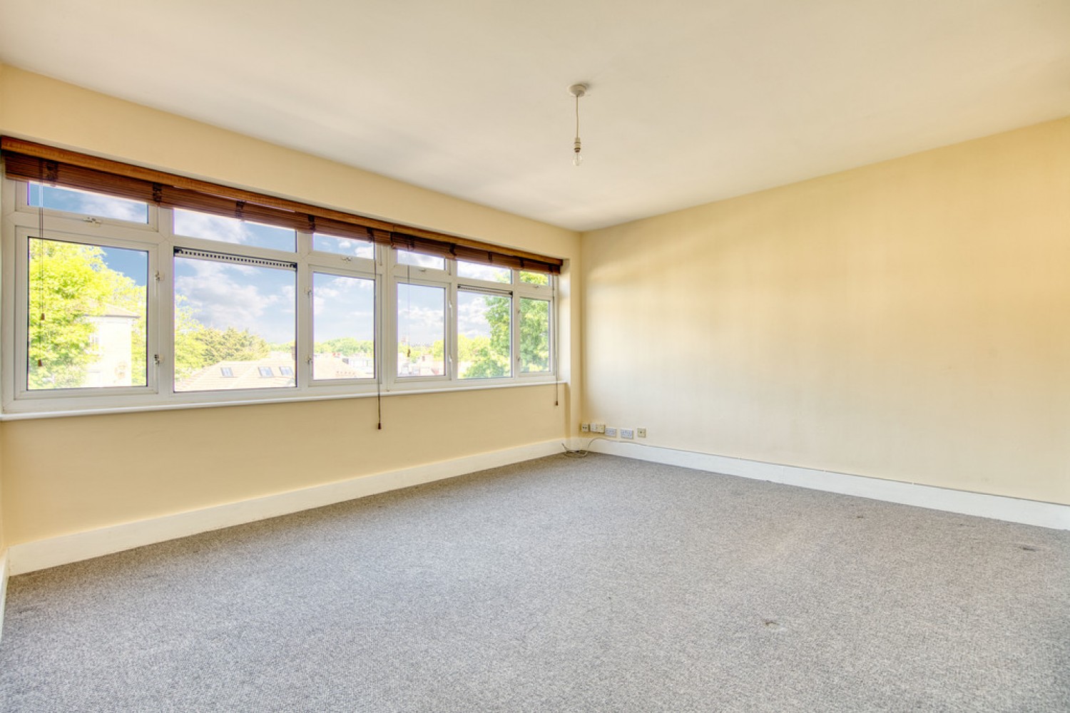 2 bedroom Flat for Letting Chelston Court, Grosvenor Road
