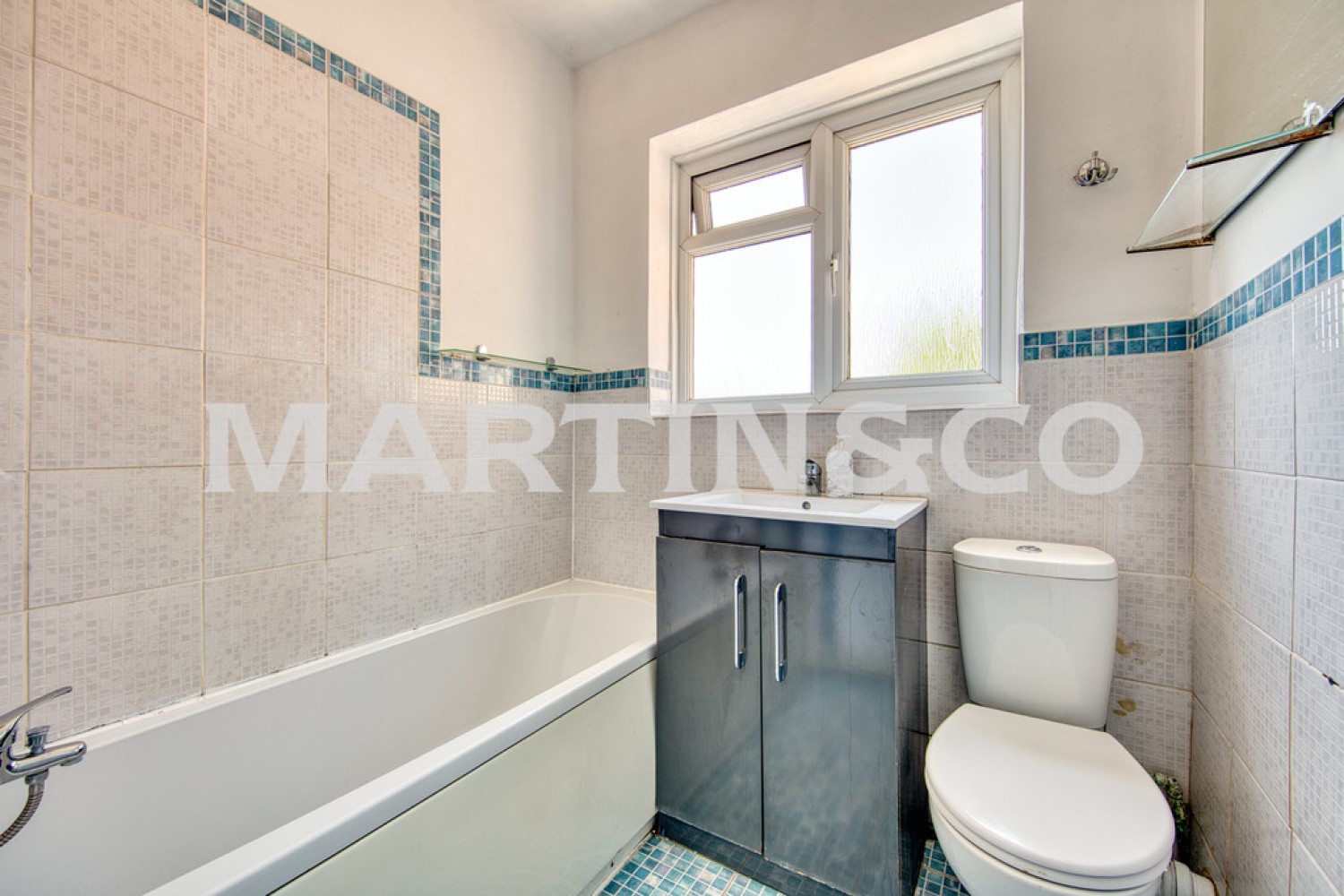 2 bedroom Flat for Letting Kingsley Court, New Wanstead, Wanstead