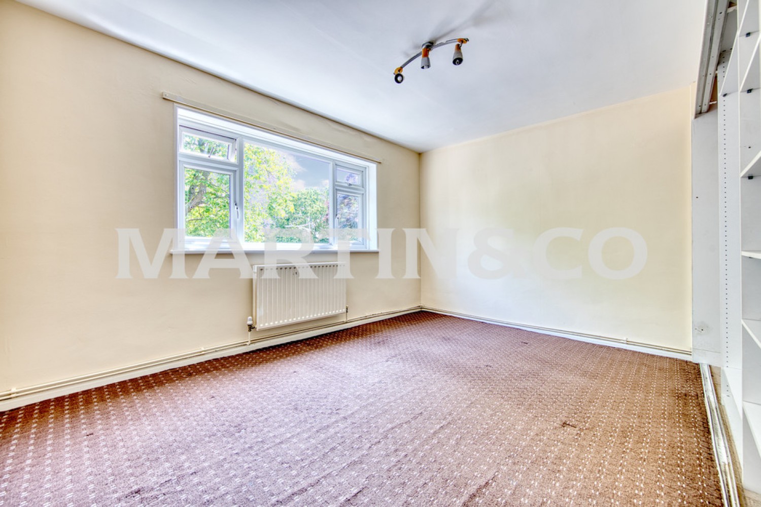 2 bedroom Flat for Letting Kingsley Court, New Wanstead, Wanstead