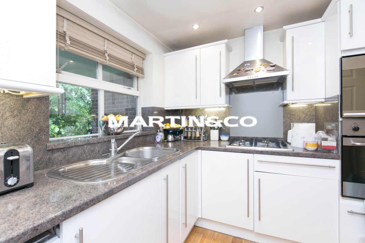 2 bedroom Flat for Letting The Ridings, Wanstead, Redbridge