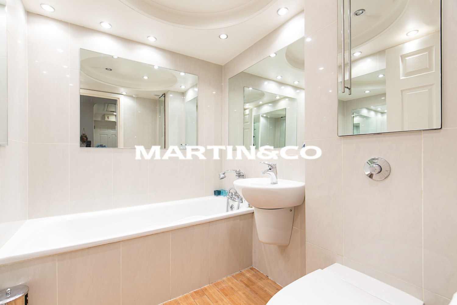 2 bedroom Flat for Letting The Ridings, Wanstead, Redbridge