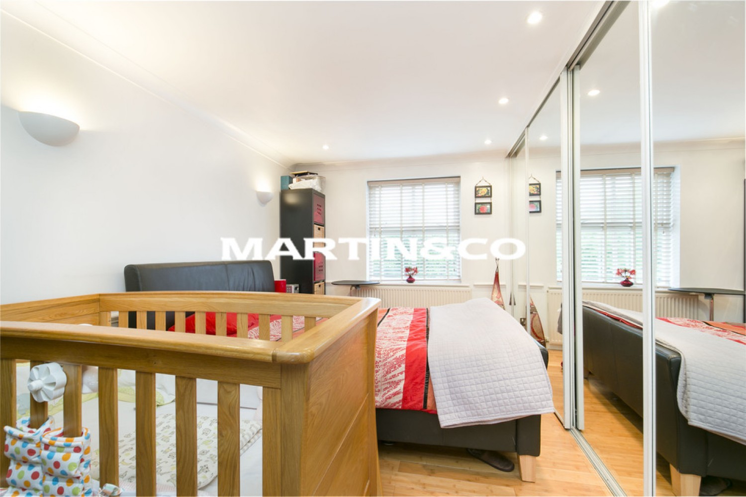 2 bedroom Flat for Letting The Ridings, Wanstead, Redbridge