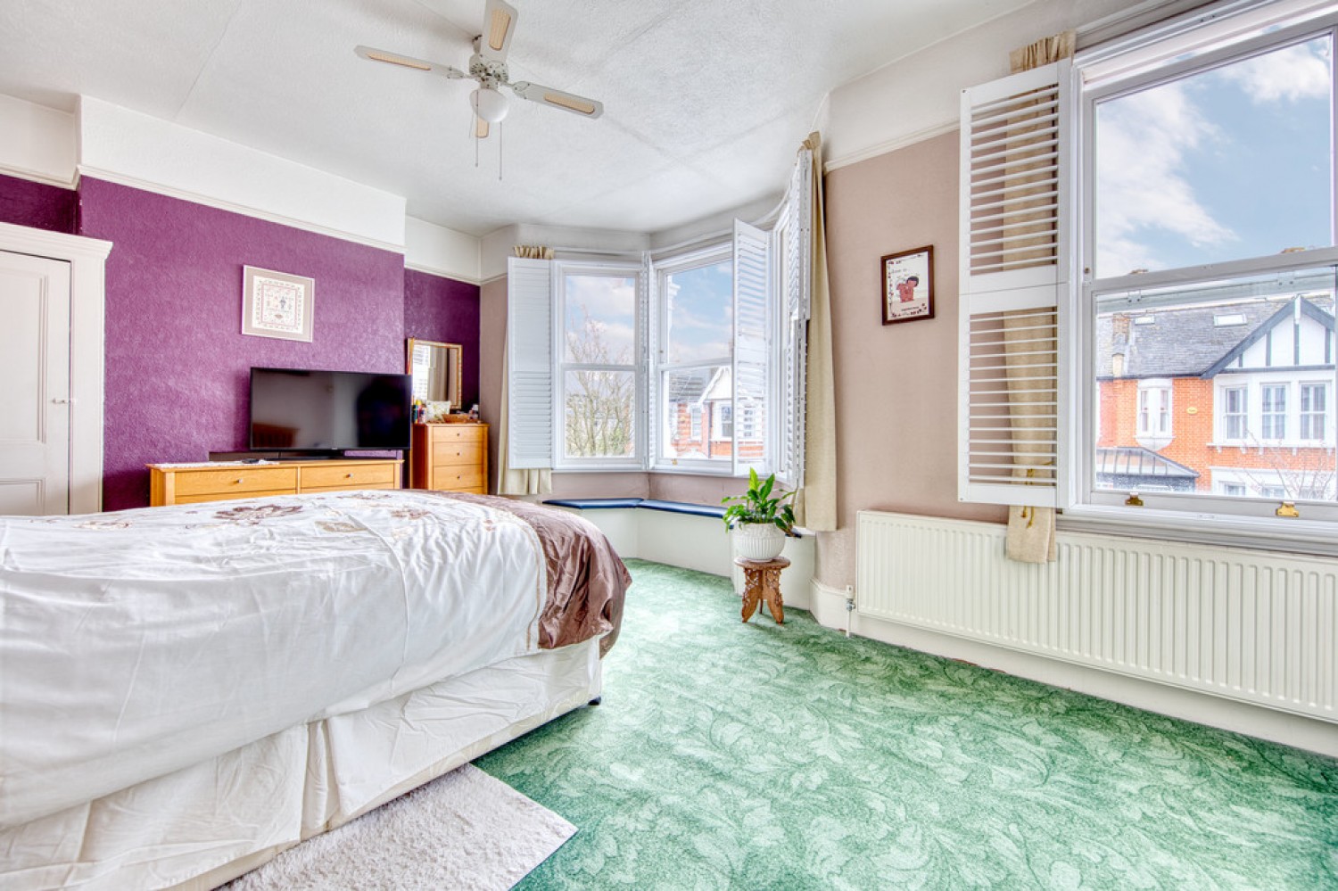 3 bedroom House for Sale Dover Road, Aldersbrook