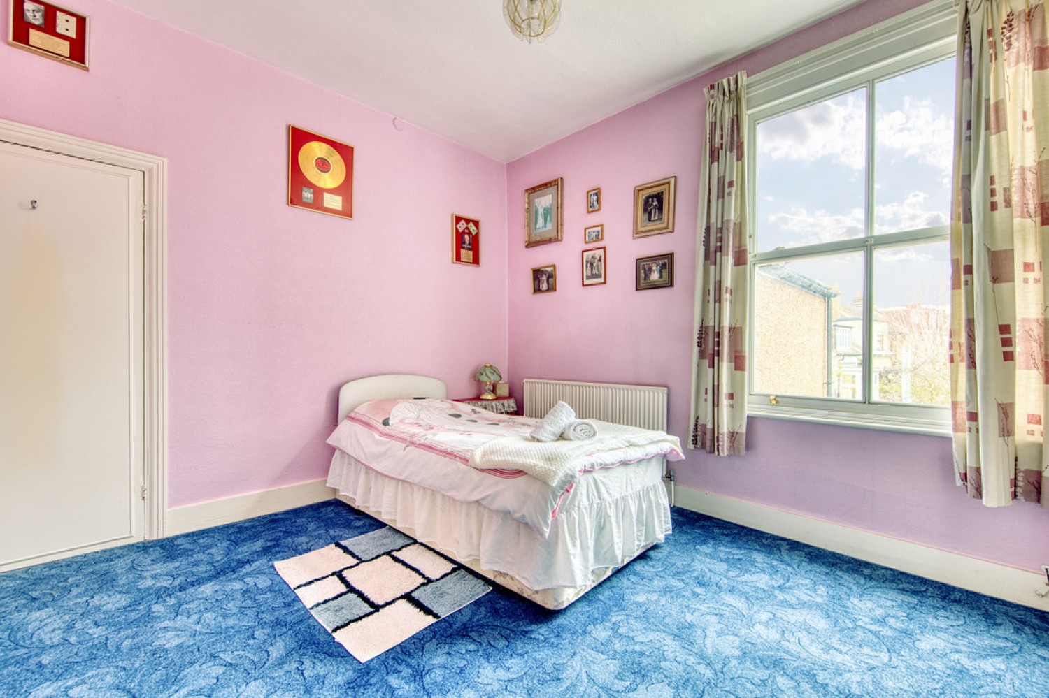 3 bedroom House for Sale Dover Road, Aldersbrook