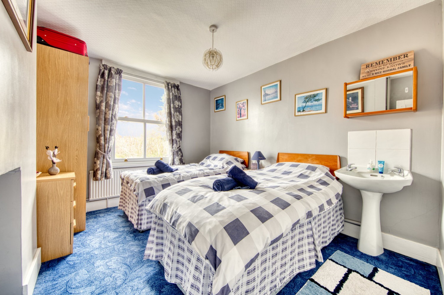 3 bedroom House for Sale Dover Road, Aldersbrook