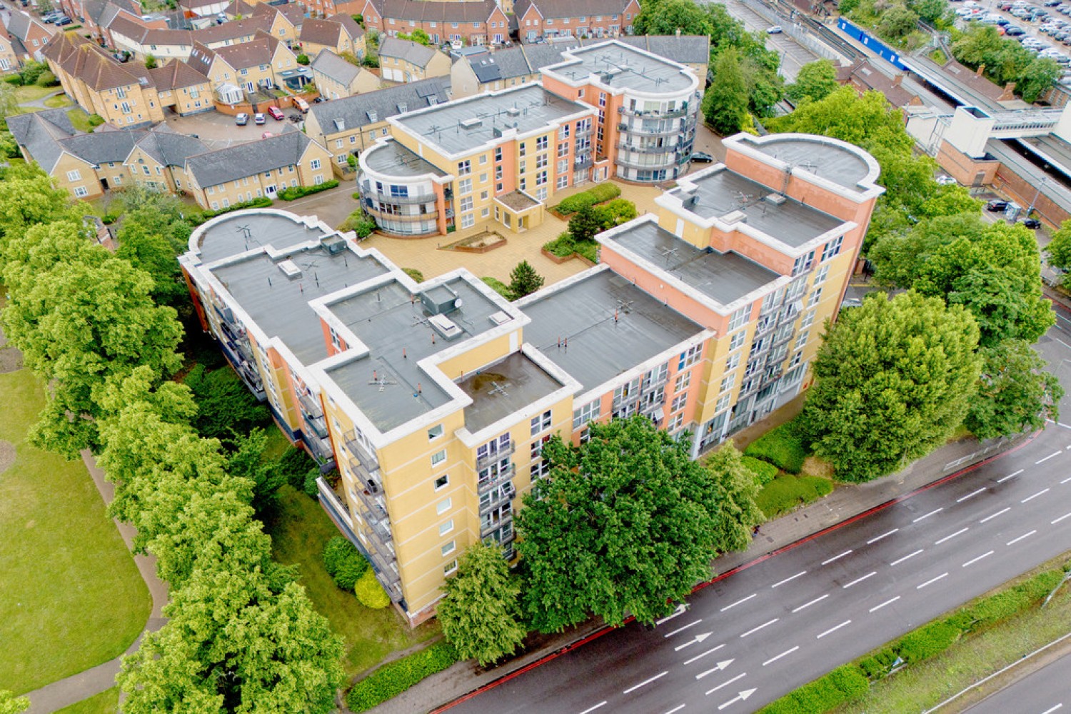 2 bedroom Flat for Letting Newbury Central, Essex