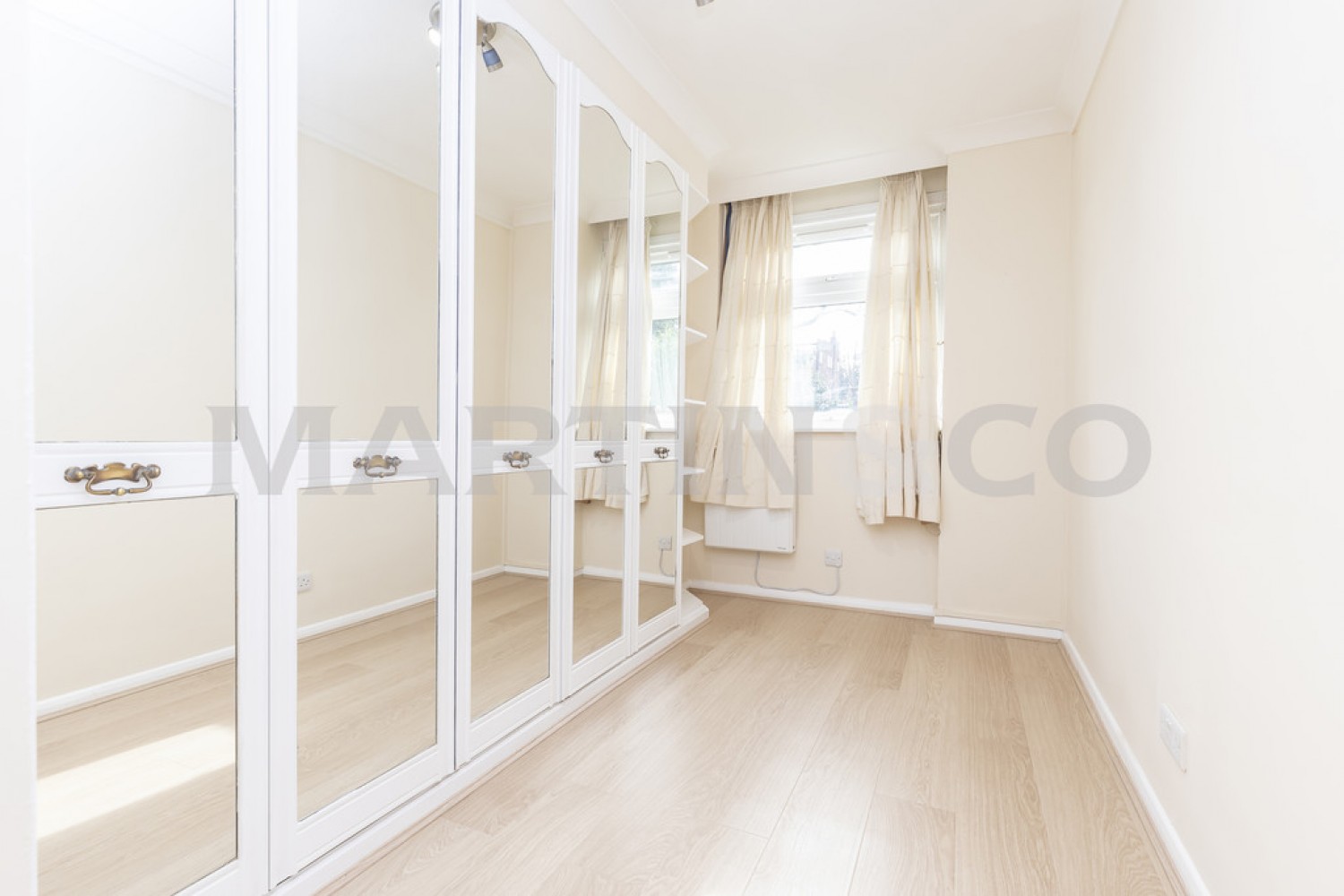 2 bedroom Flat for Letting Dudley Court, New Wanstead, Wanstead