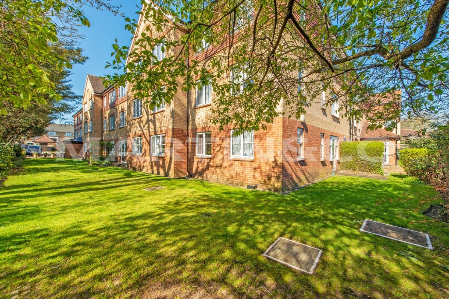 2 bedroom Flat for Sale Westminster Court, Wanstead