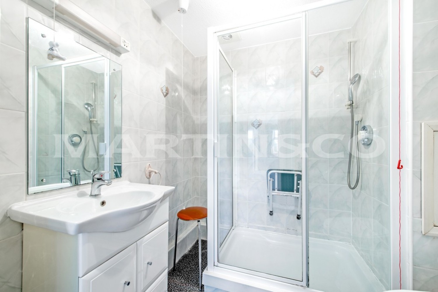2 bedroom Flat for Sale Westminster Court, Wanstead