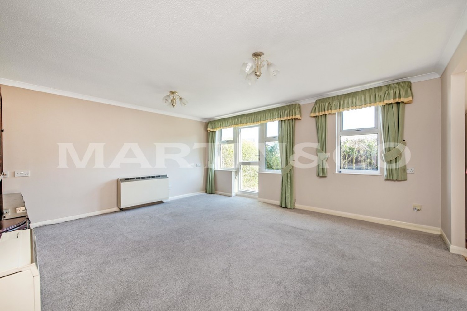 2 bedroom Flat for Sale Westminster Court, Wanstead
