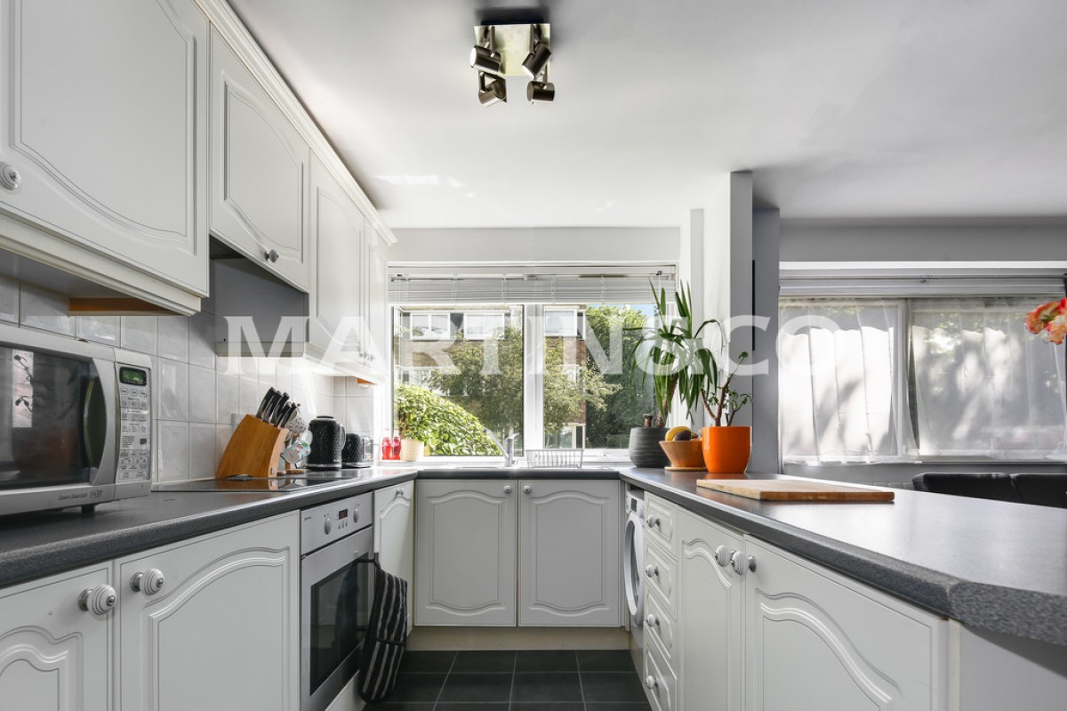 Queenswood Gardens, Aldersbrook, London