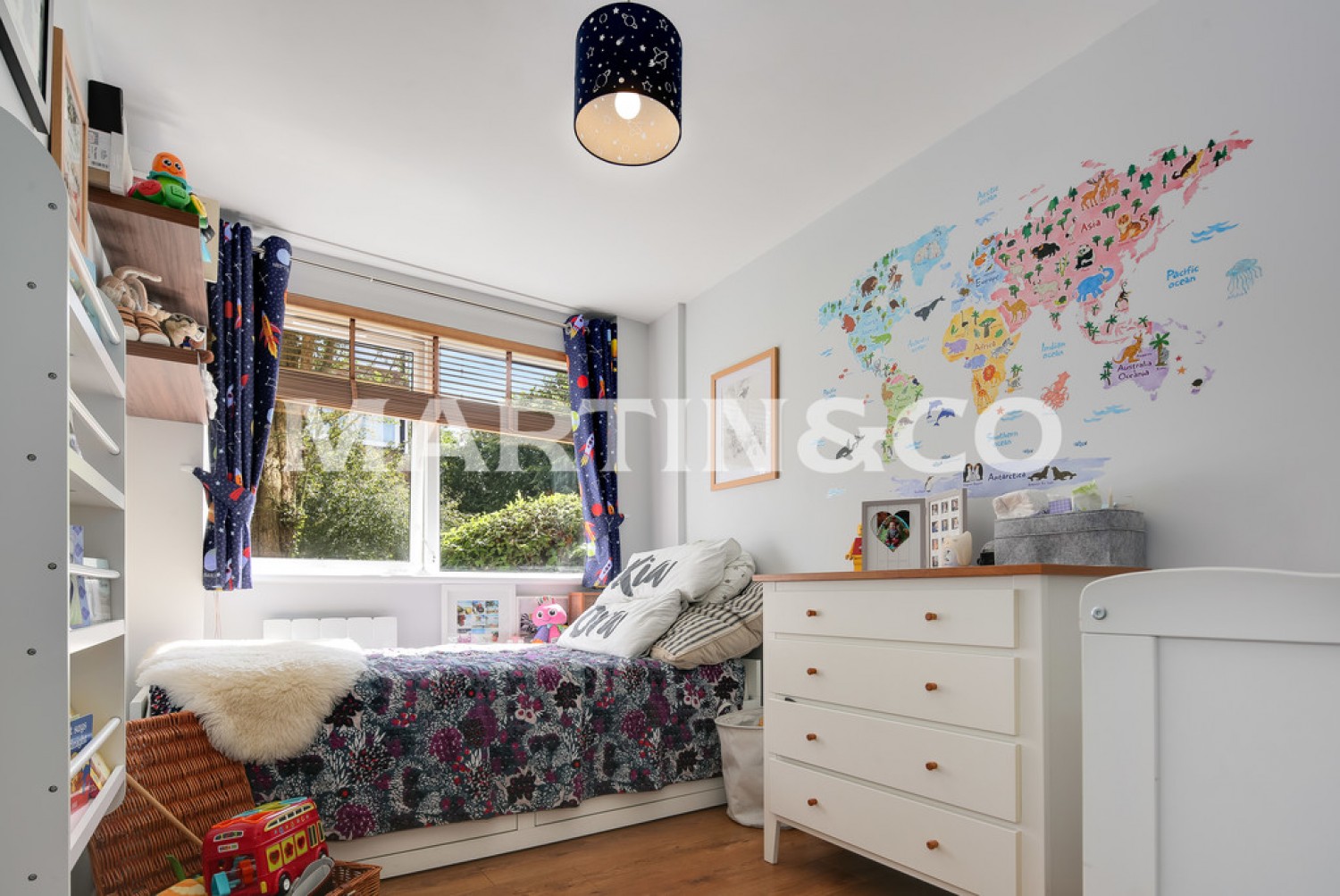Queenswood Gardens, Aldersbrook, London