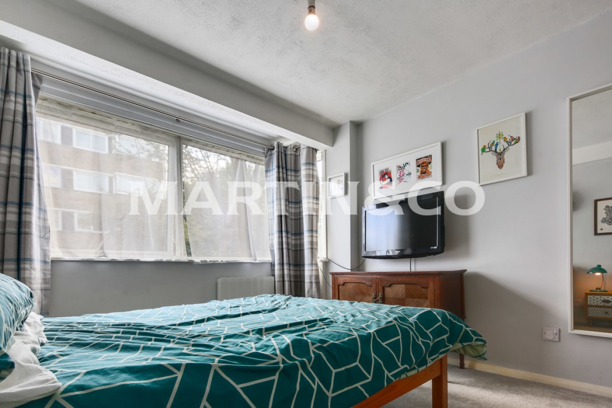 Queenswood Gardens, Aldersbrook, London