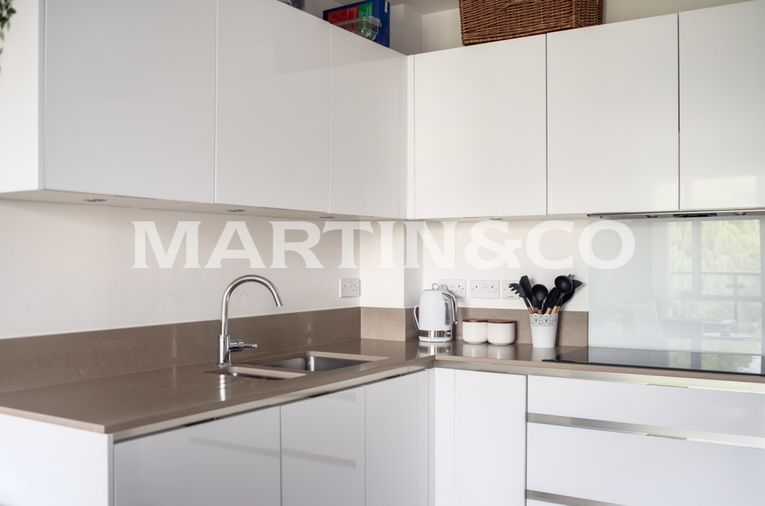 2 bedroom Flat for Sale Wildcary Lane, Harold Wood, Romford