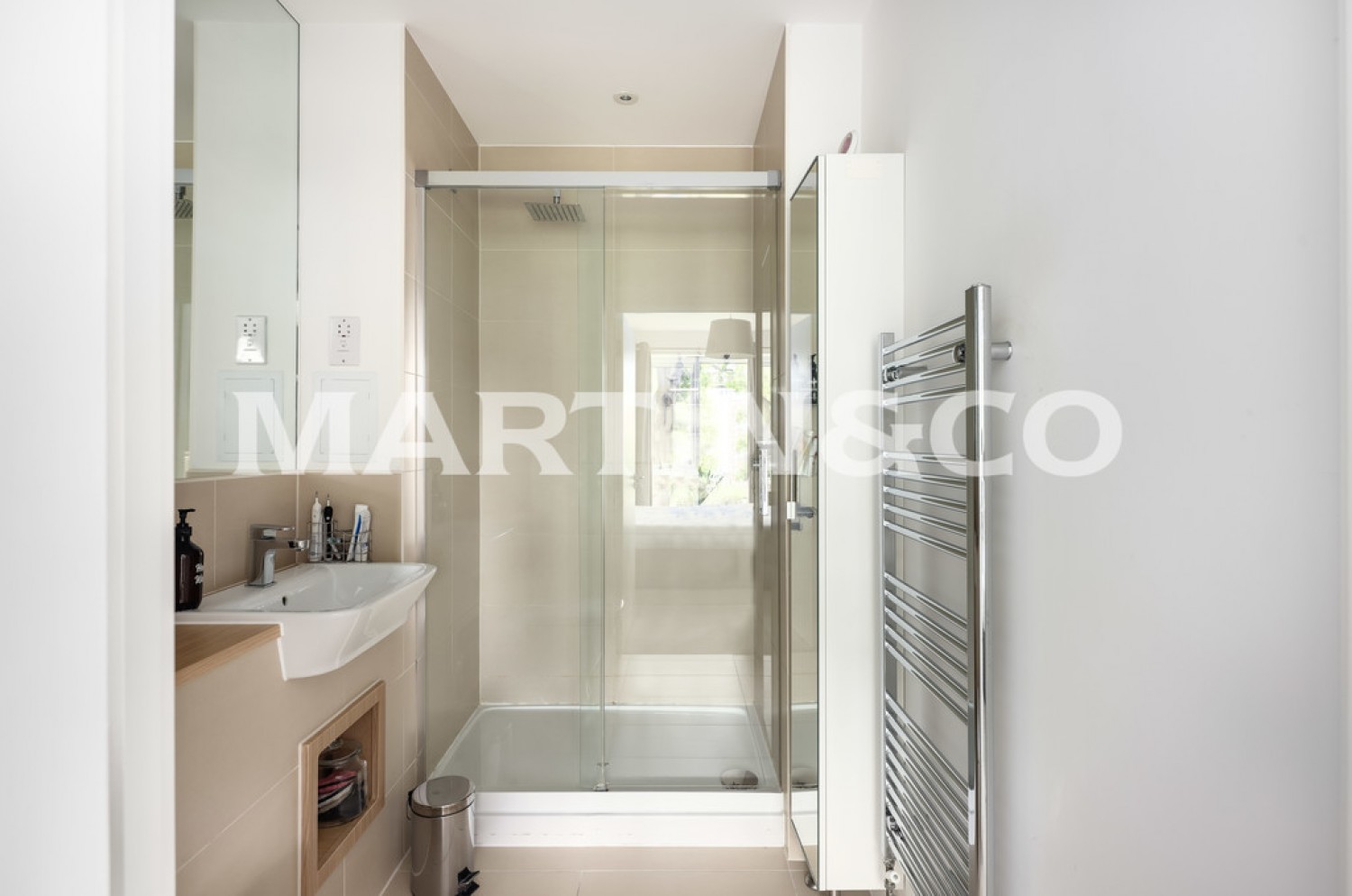 2 bedroom Flat for Sale Wildcary Lane, Harold Wood, Romford