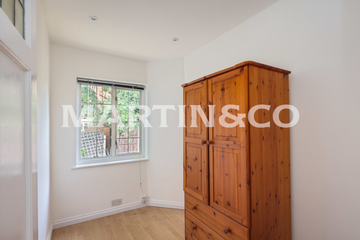 Crescent View, Loughton