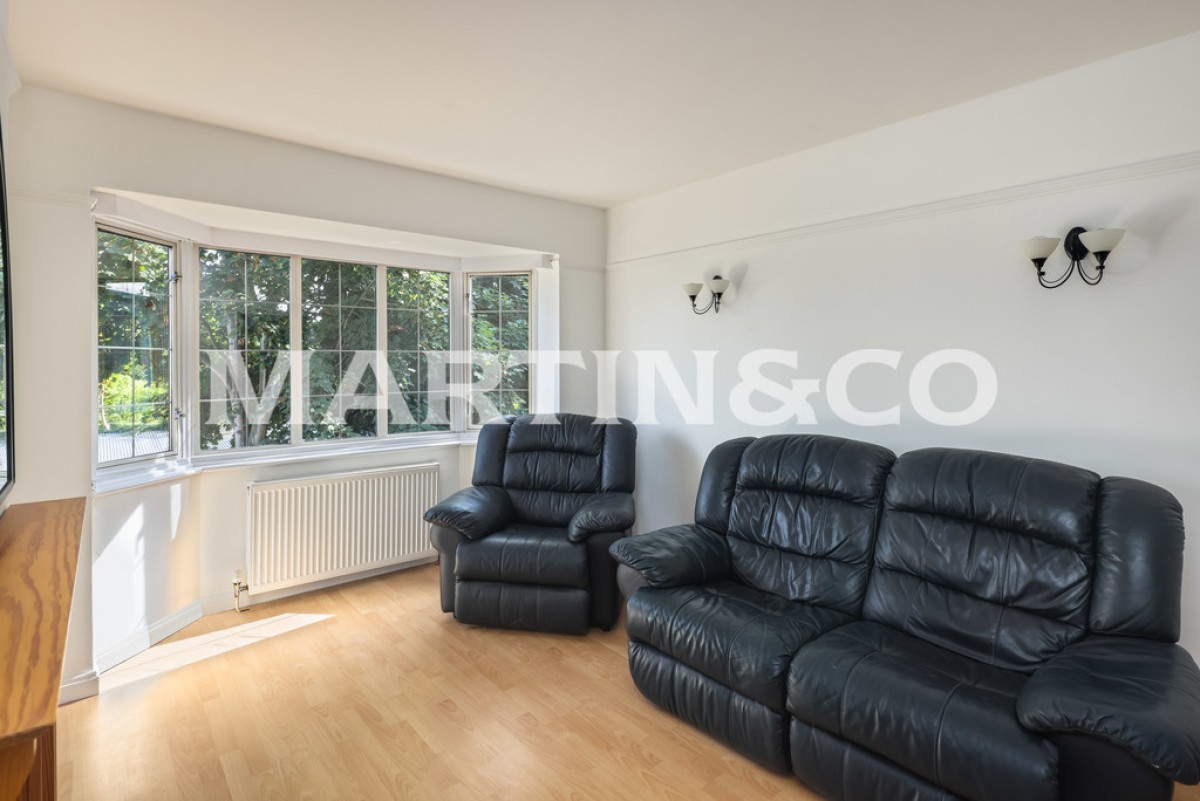 Crescent View, Loughton