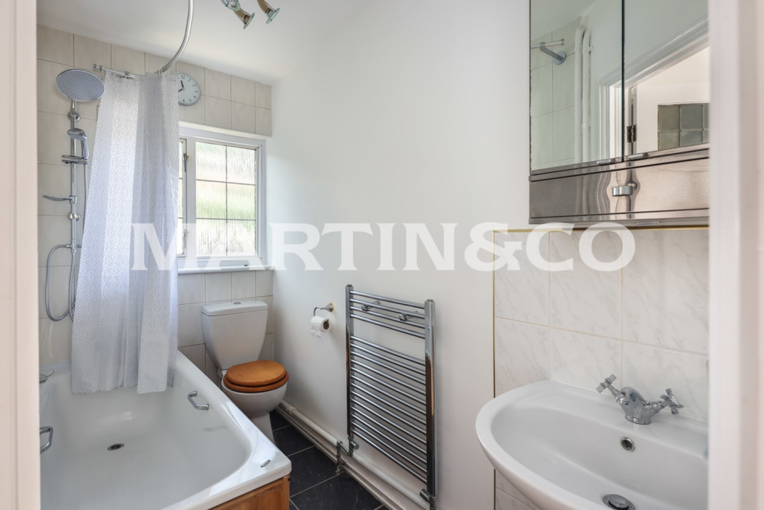 Crescent View, Loughton