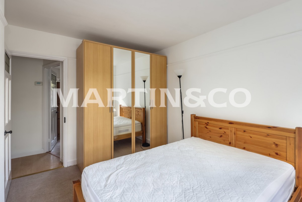Crescent View, Loughton