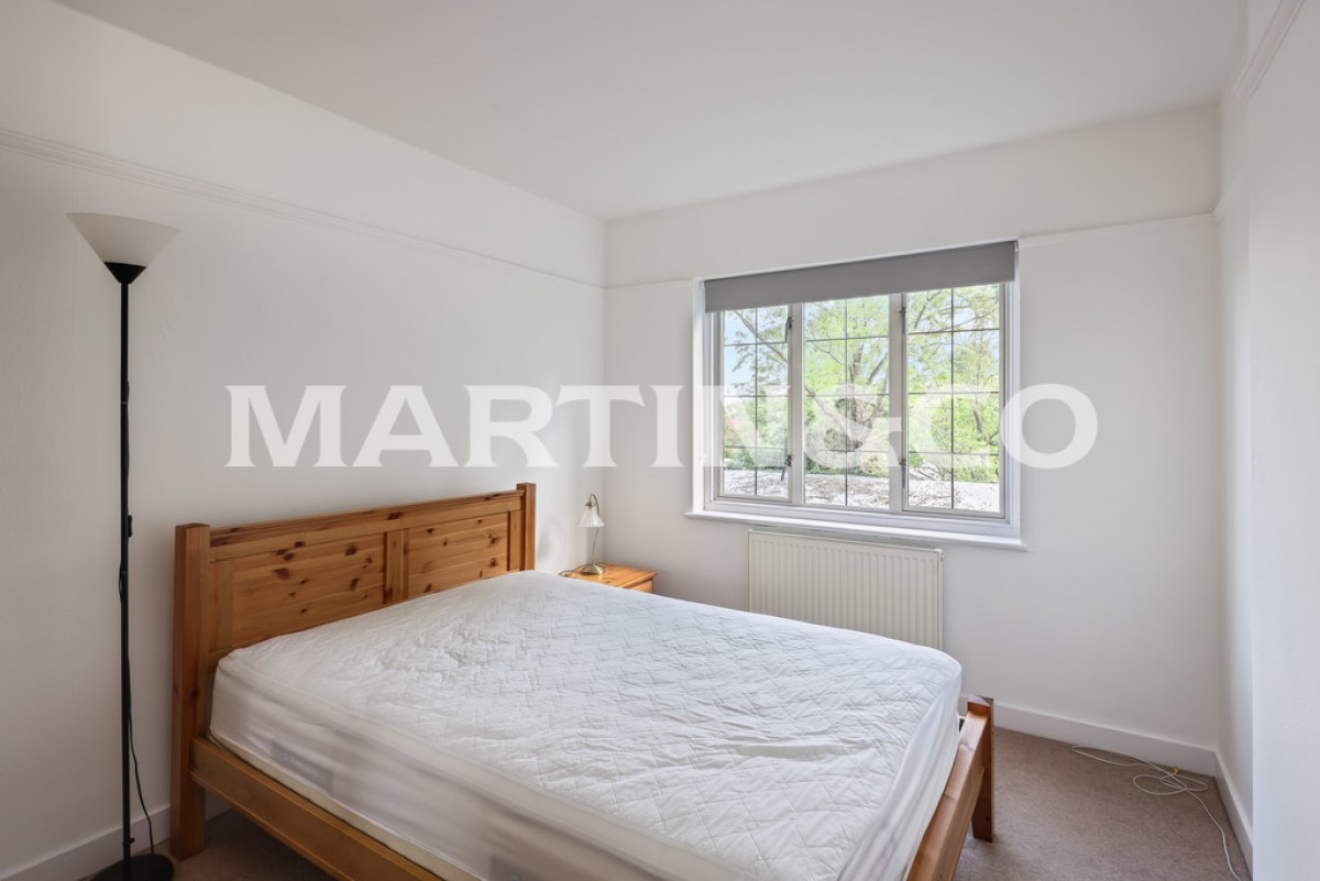 Crescent View, Loughton