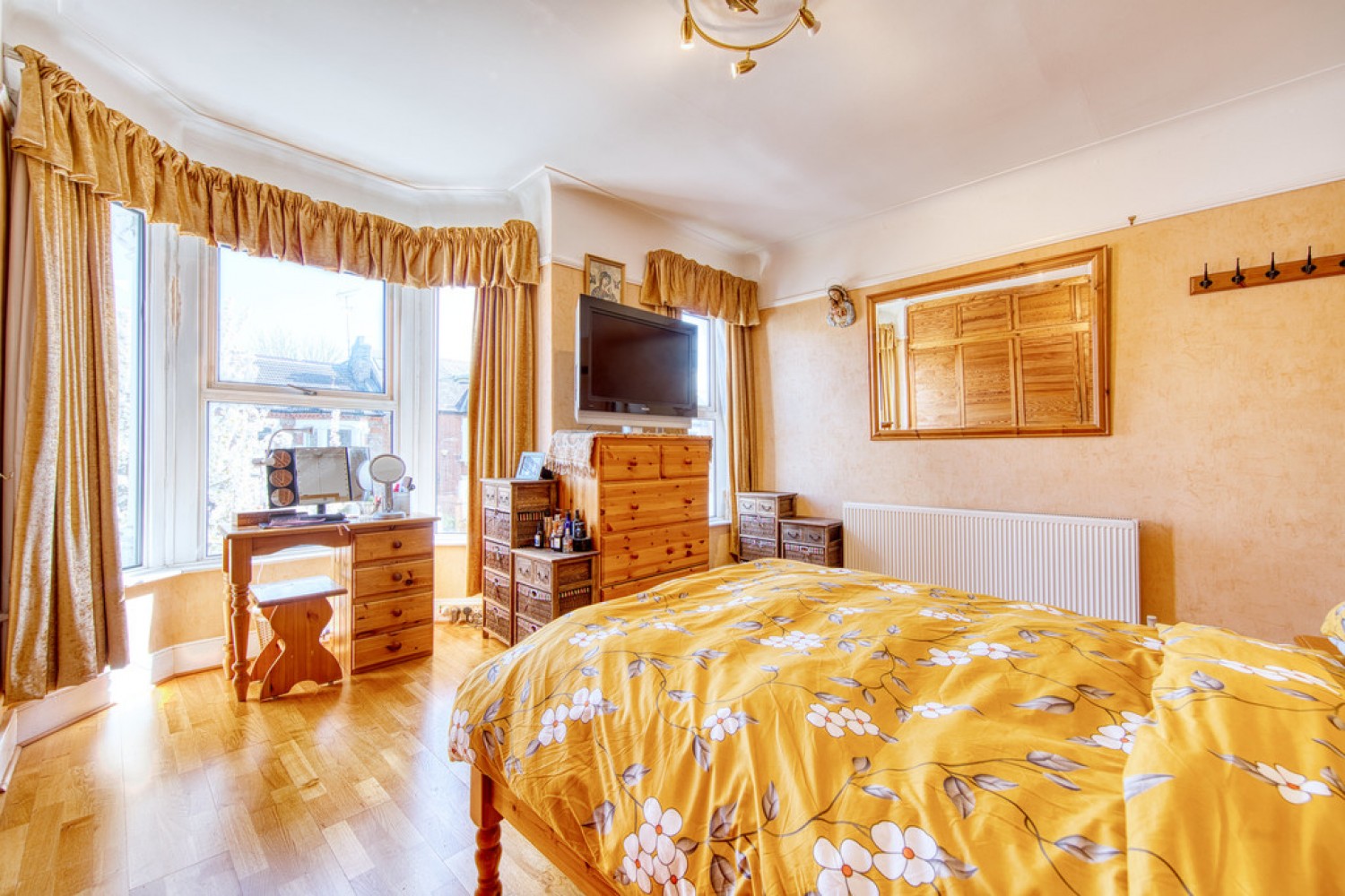 3 bedroom House for Sale Addison Road, Wanstead